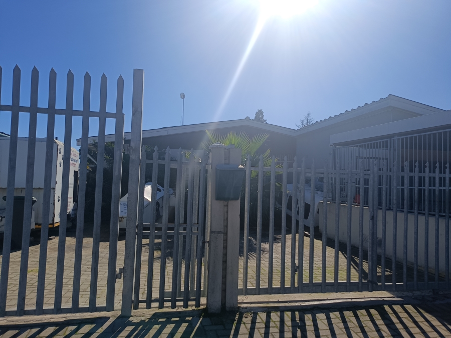 4 Bedroom Property for Sale in Belmont Park Western Cape